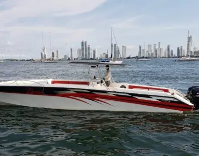 Lancha Deportiva en Alquiler en Cartagena para 21 Pax