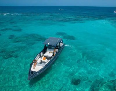 Lancha Deportiva de Lujo en Alquiler en  Cartagena para 18 pax